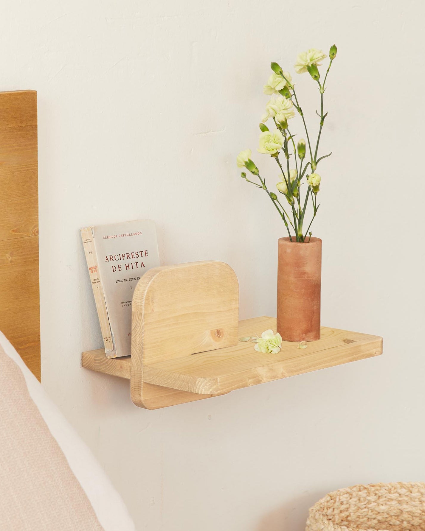 Mesita de noche flotante Bobbie