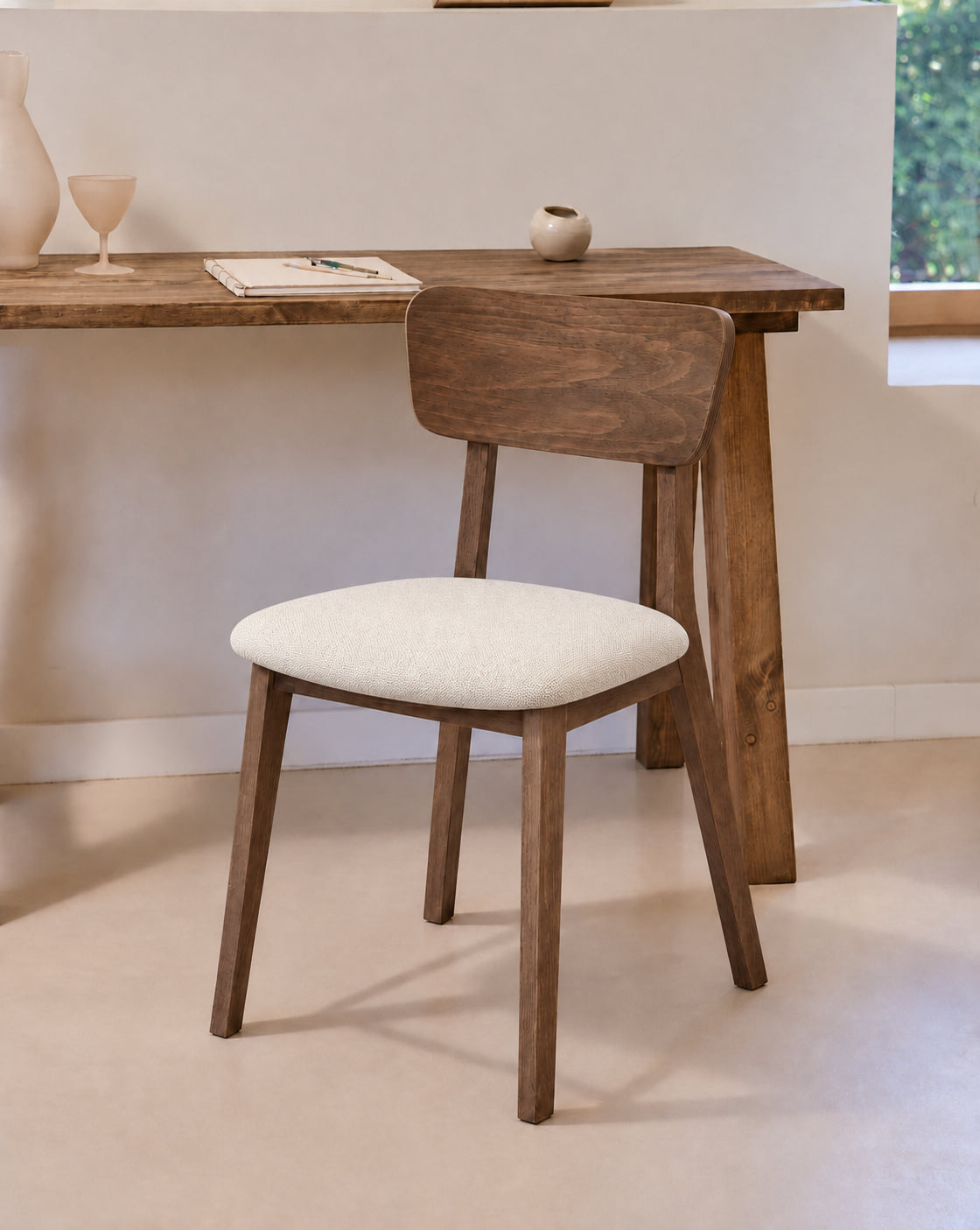 Upholstered chair Lena