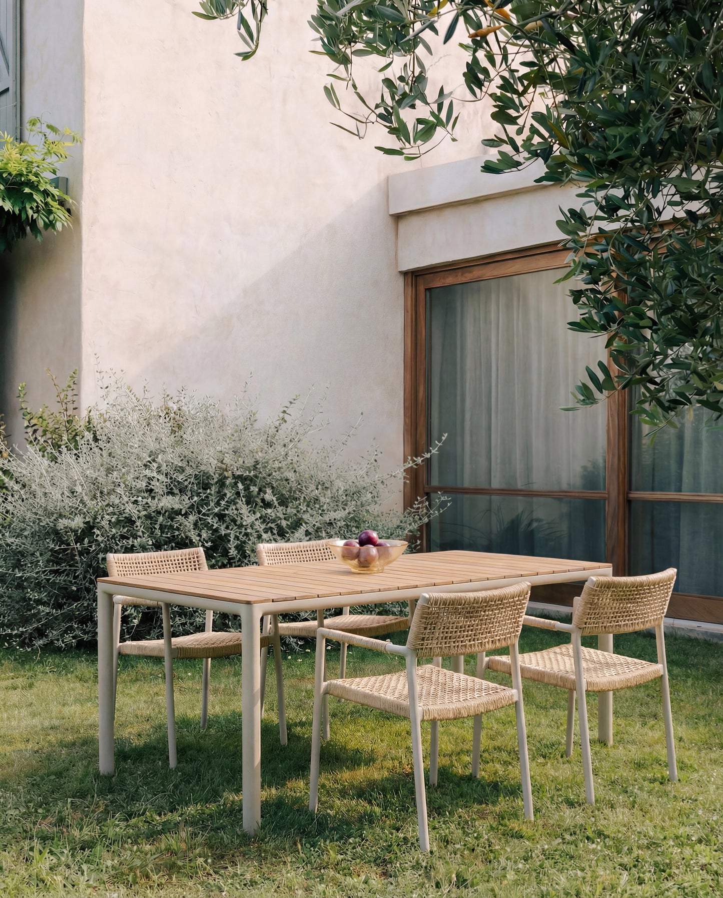 Duna outdoor table