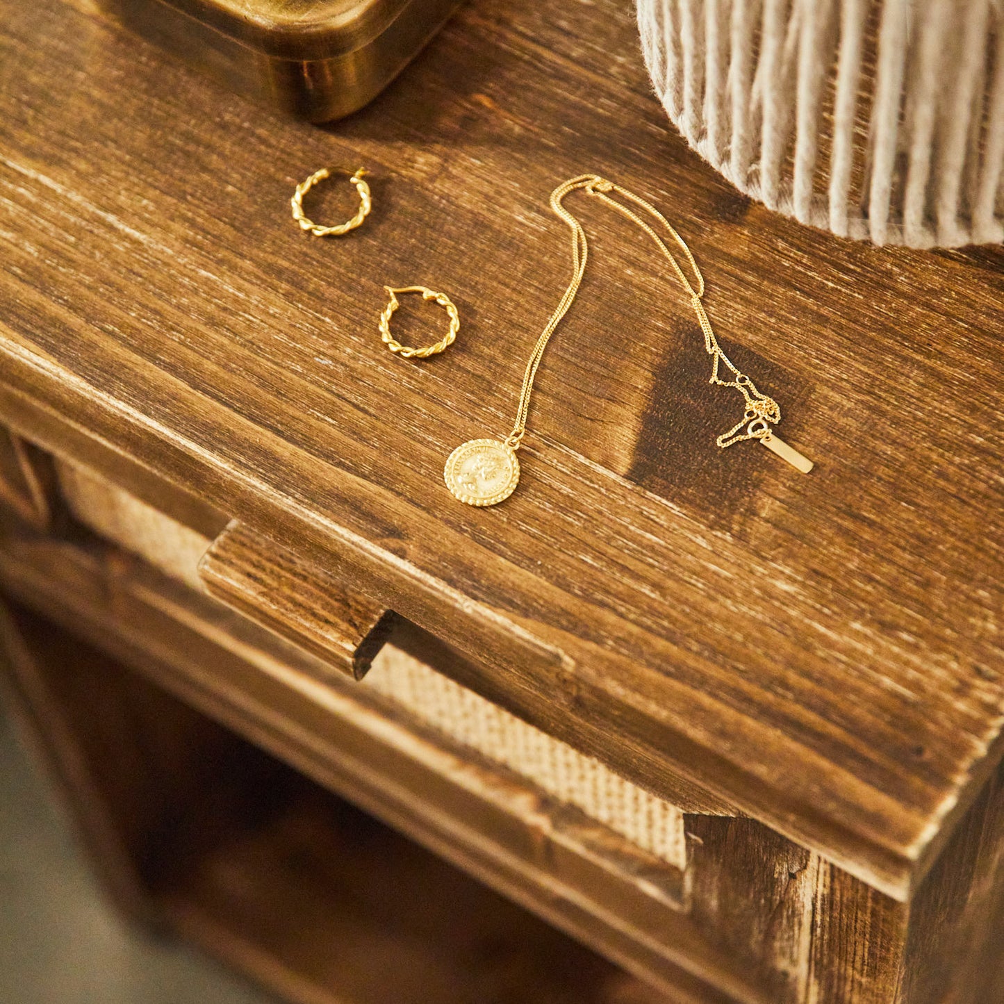 Mesita de noche con cajón Tayen