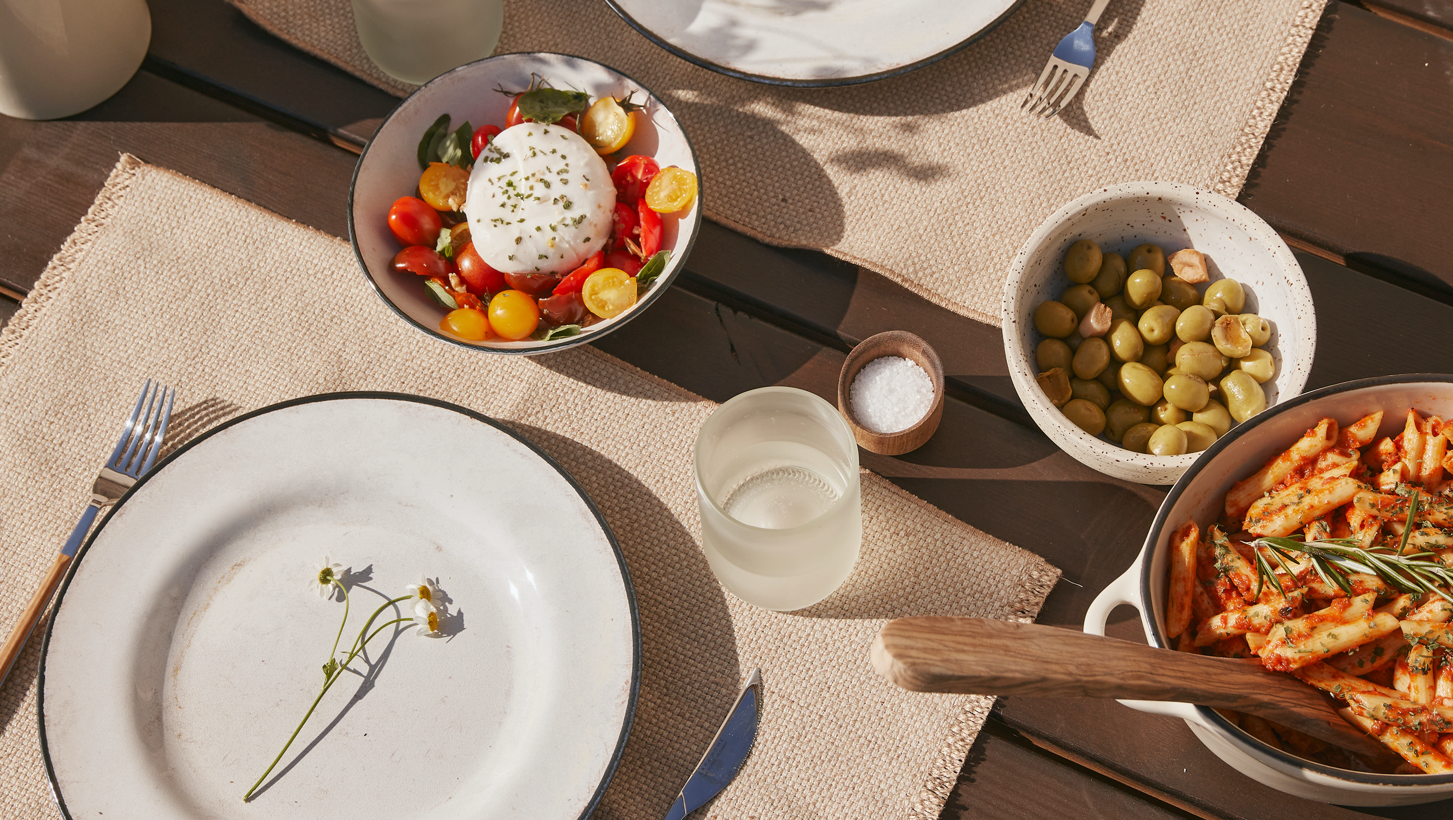 Decoración sostenible: textiles naturales para decorar tu mesa