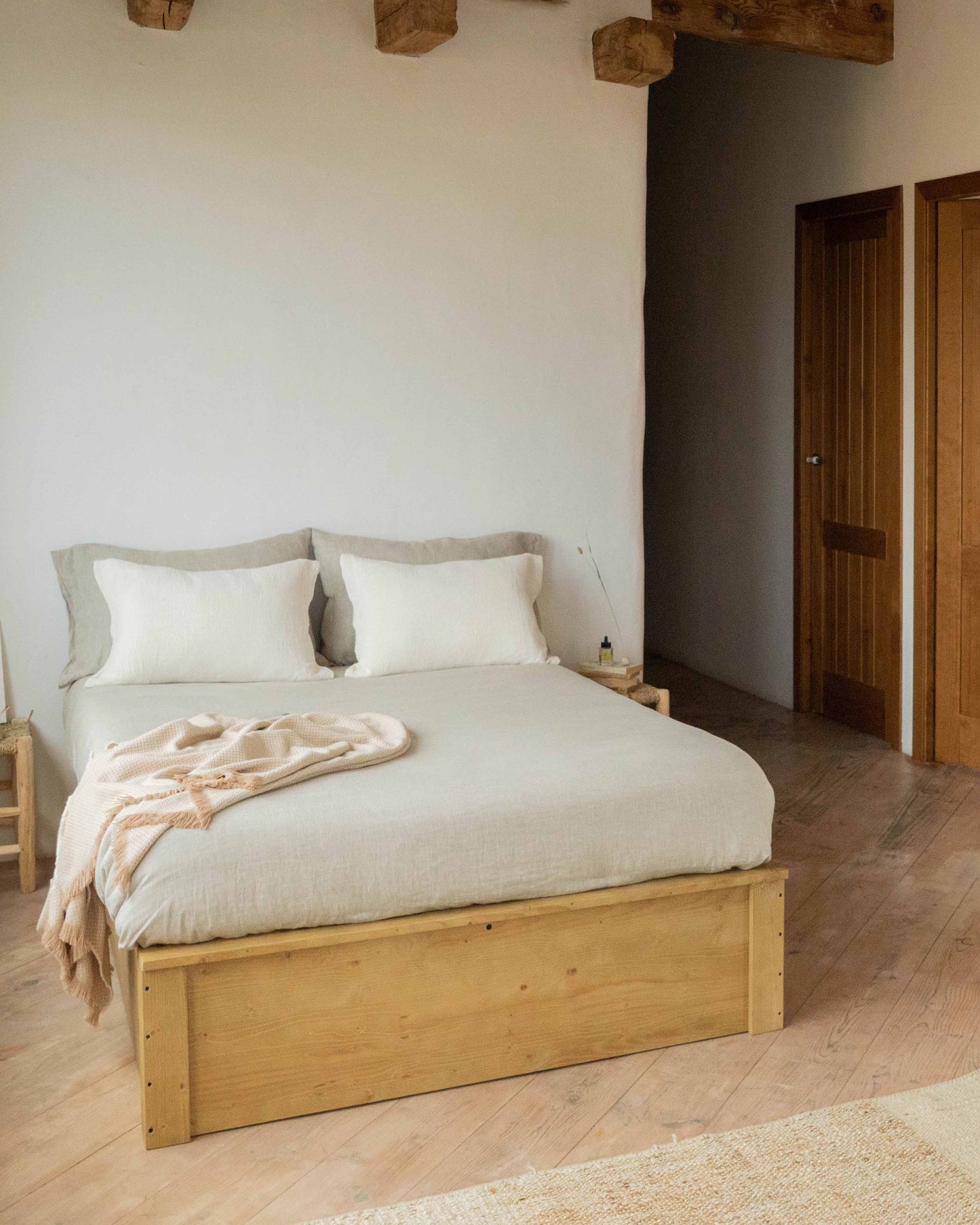 Deldel Storage Bed